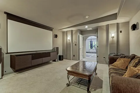 $1,075,000 | 26 Spring Basket Trail, The Woodlands, TX 77389