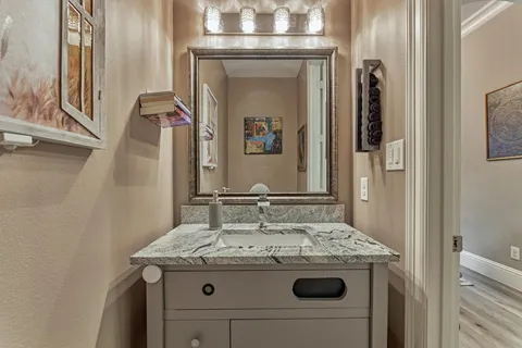 $1,075,000 | 26 Spring Basket Trail, The Woodlands, TX 77389