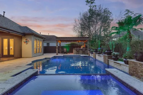 $1,075,000 | 26 Spring Basket Trail, The Woodlands, TX 77389