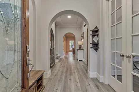 $1,075,000 | 26 Spring Basket Trail, The Woodlands, TX 77389