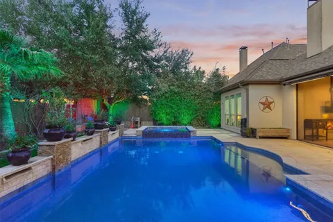 $1,075,000 | 26 Spring Basket Trail, The Woodlands, TX 77389