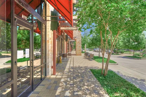 $1,075,000 | 26 Spring Basket Trail, The Woodlands, TX 77389