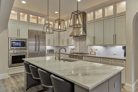 $1,075,000 | 26 Spring Basket Trail, The Woodlands, TX 77389