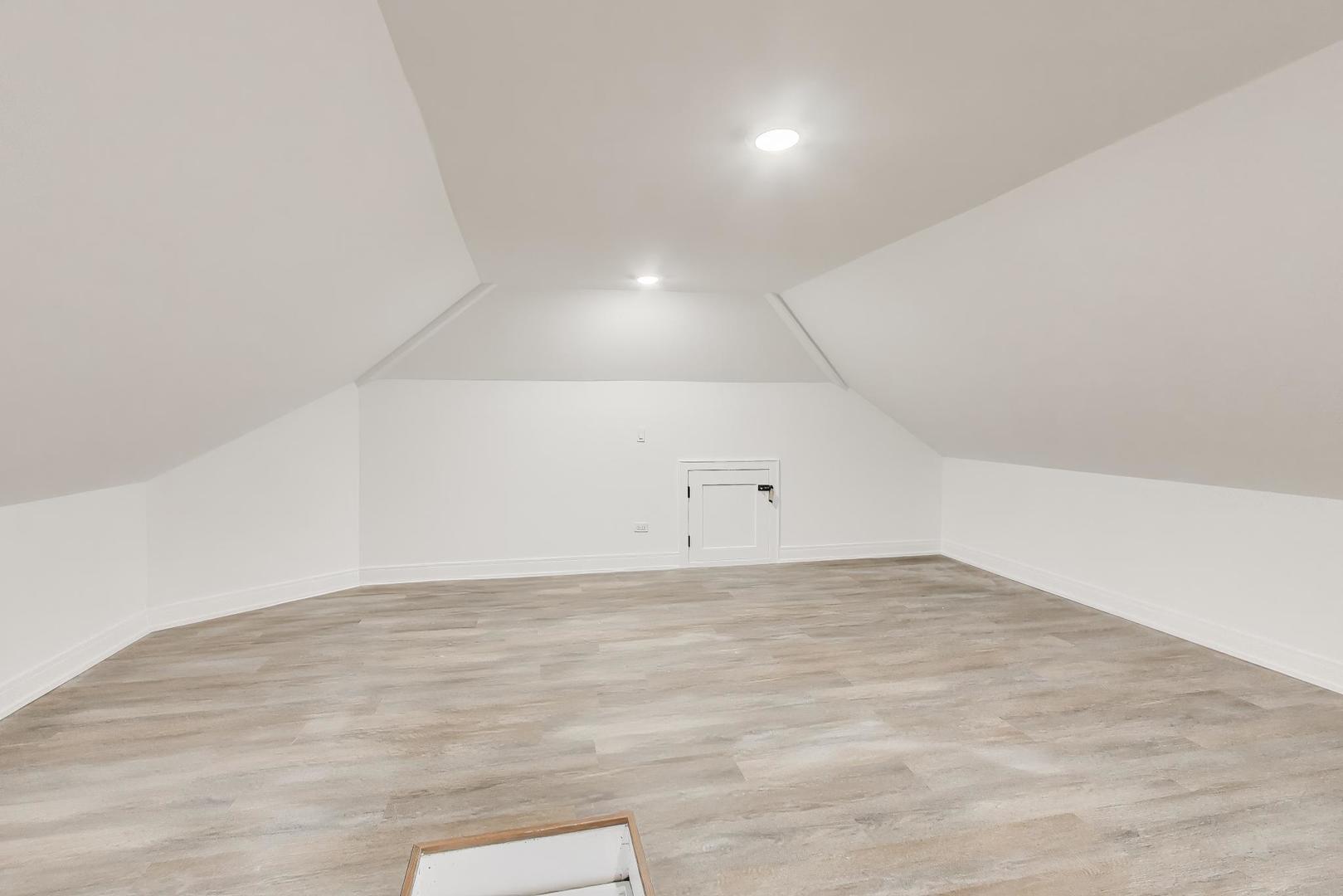 280 Blackhawk Road Riverside, IL 60546 - Photo 31 of 51 a view of an empty room