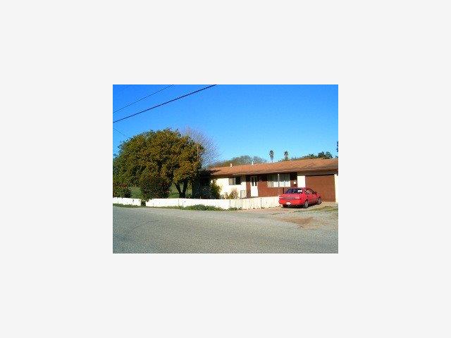 17 Hillcrest Road Watsonville, CA 95076 - Photo 1 of 9 Gallery Image 1
