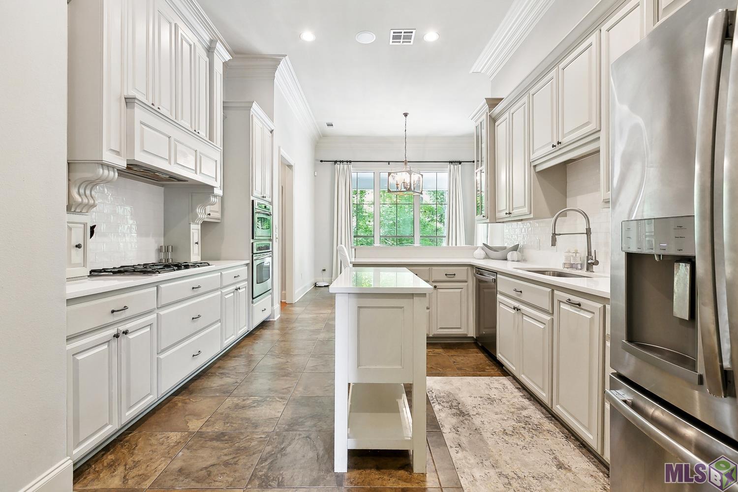 3005 Rue D Orleans Baton Rouge, LA 70810 - Photo 9 of 23 Kitchen
