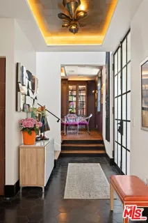 $4,299,000 | 2402 11th Street, Santa Monica, CA 90405