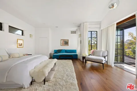 $4,299,000 | 2402 11th Street, Santa Monica, CA 90405