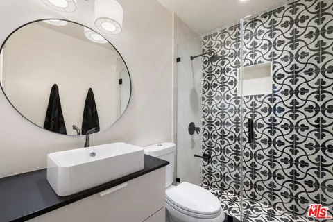 $4,299,000 | 2402 11th Street, Santa Monica, CA 90405