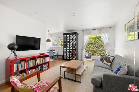 $4,299,000 | 2402 11th Street, Santa Monica, CA 90405