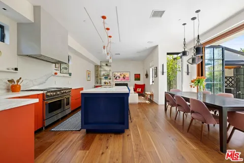 $4,299,000 | 2402 11th Street, Santa Monica, CA 90405