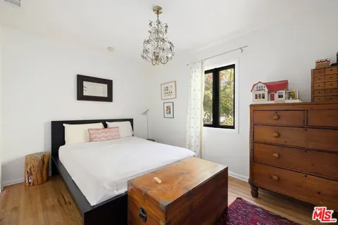 $4,299,000 | 2402 11th Street, Santa Monica, CA 90405