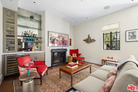 $4,299,000 | 2402 11th Street, Santa Monica, CA 90405