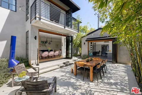 $4,299,000 | 2402 11th Street, Santa Monica, CA 90405