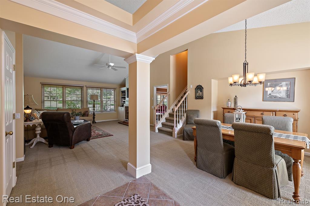 1272 Thames Drive Rochester Hills, MI 48307 - Photo 4 of 37