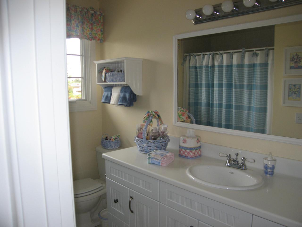 5750 Stow Canyon Road Santa Barbara, CA 93117 - Photo 24 of 34 Upstairs Hall Bath 2
