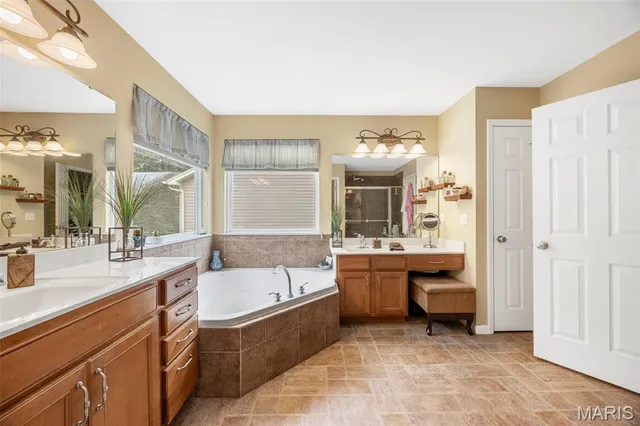 $500,000 | 24 Milton Brennan Manor Court, Wentzville, MO 63385