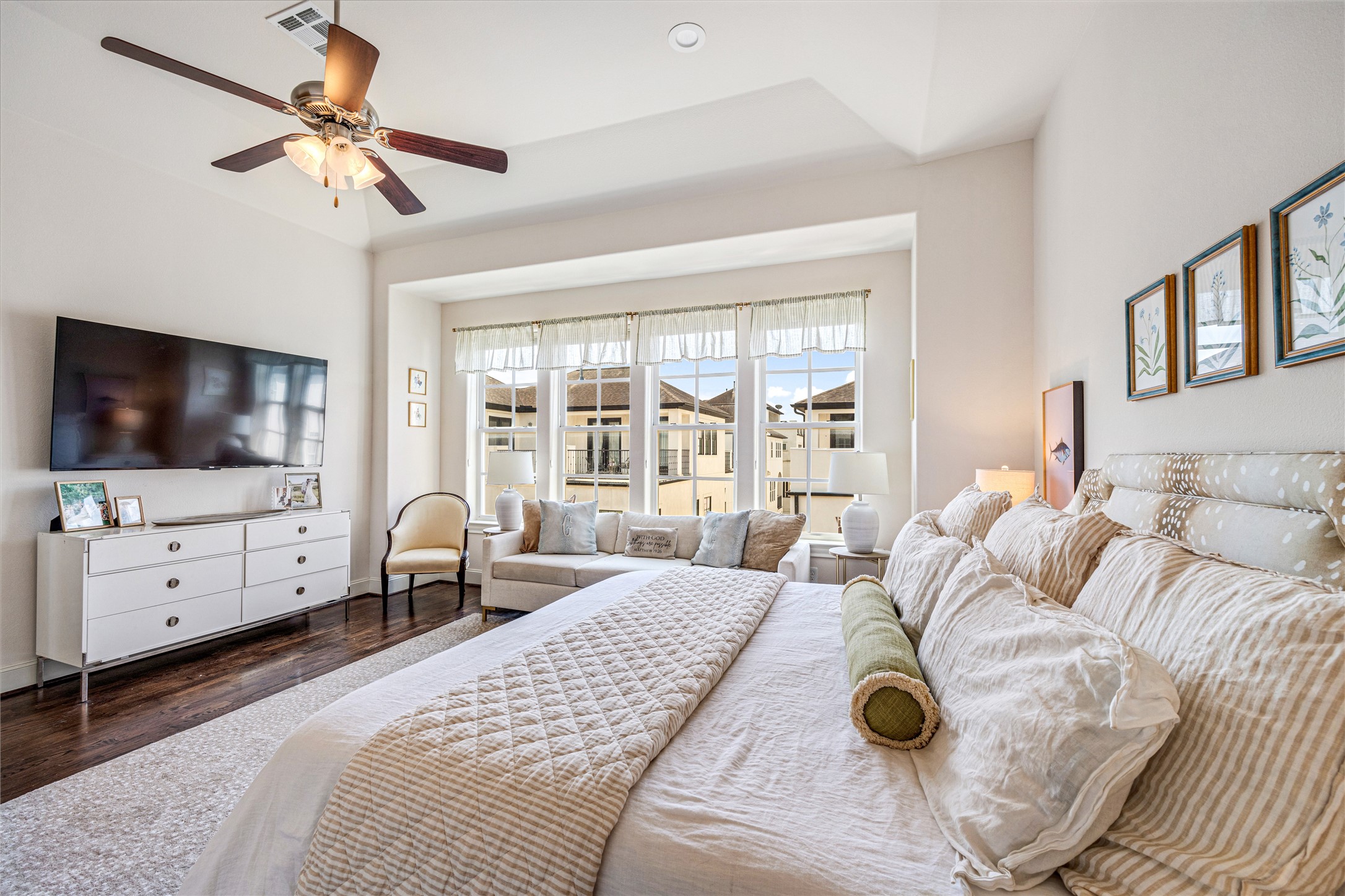 5628 Cohn Terrace Houston, TX 77007 - Photo 13 of 34