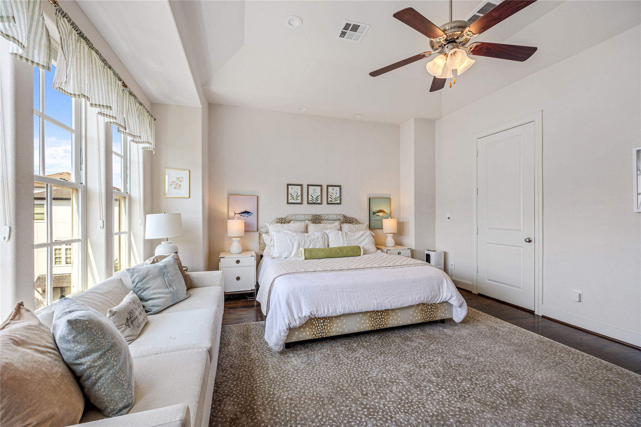 5628 Cohn Terrace Houston, TX 77007 - Photo 14 of 34