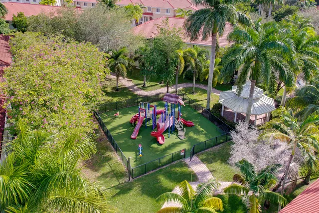 a view of an outdoor space