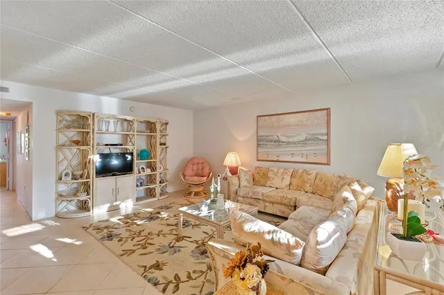 $159,500 | 12760 Indian Rocks Road, Unit 516, Largo, FL 33774