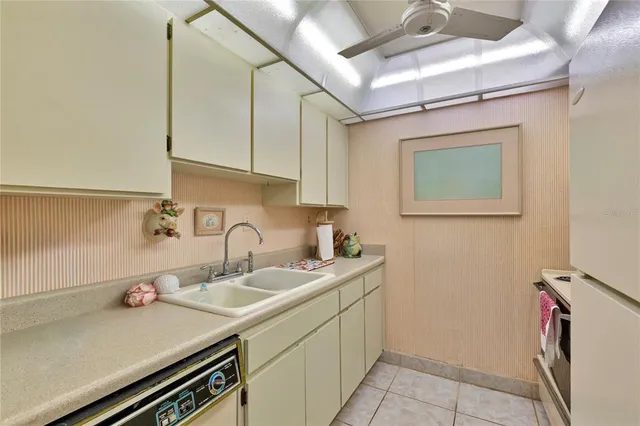 $159,500 | 12760 Indian Rocks Road, Unit 516, Largo, FL 33774