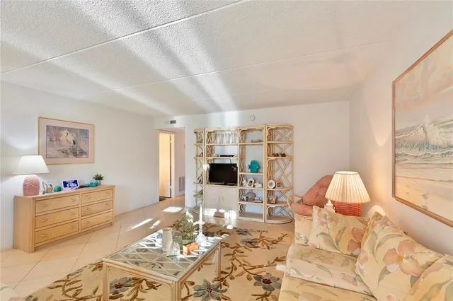 $159,500 | 12760 Indian Rocks Road, Unit 516, Largo, FL 33774