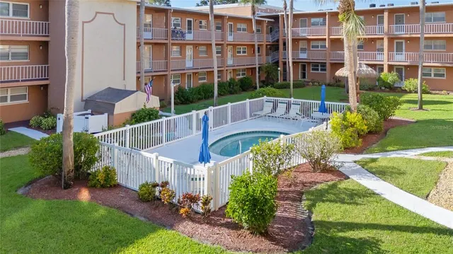 $159,500 | 12760 Indian Rocks Road, Unit 516, Largo, FL 33774