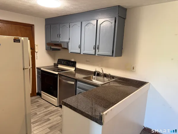 $1,500 | 1162 Middle Turnpike West, Unit C1, Manchester, CT 06040