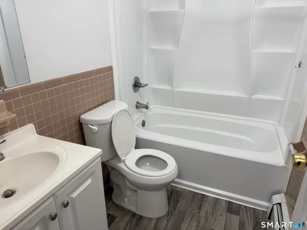 $1,500 | 1162 Middle Turnpike West, Unit C1, Manchester, CT 06040