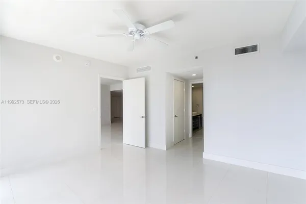 $5,200 | 495 Brickell Avenue, Unit BAY407, Miami, FL 33131