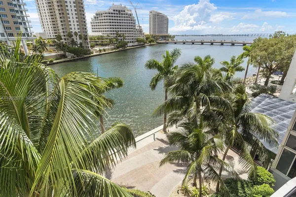 $5,200 | 495 Brickell Avenue, Unit BAY407, Miami, FL 33131