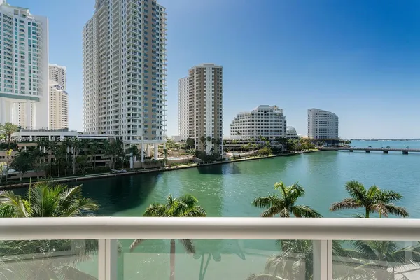 $5,200 | 495 Brickell Avenue, Unit BAY407, Miami, FL 33131