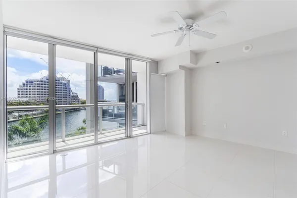 $5,200 | 495 Brickell Avenue, Unit BAY407, Miami, FL 33131