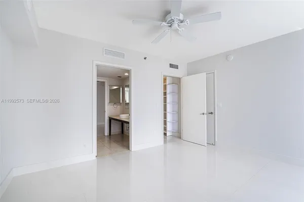 $5,200 | 495 Brickell Avenue, Unit BAY407, Miami, FL 33131