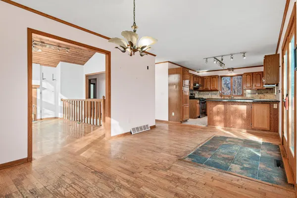 $500,000 | 8050 County Road 26, Minnetrista, MN 55359