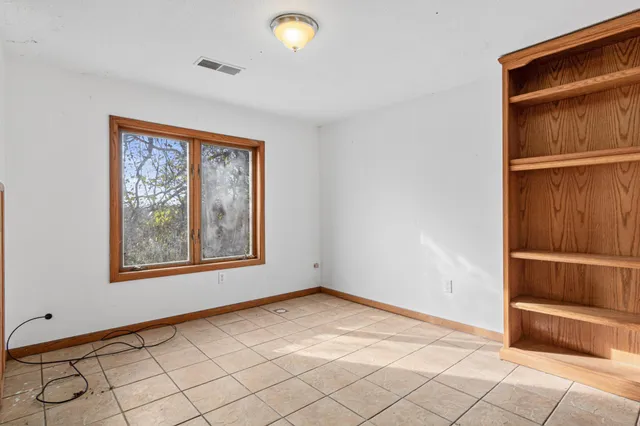 $700,000 | 8050 County Road 26, Minnetrista, MN 55359