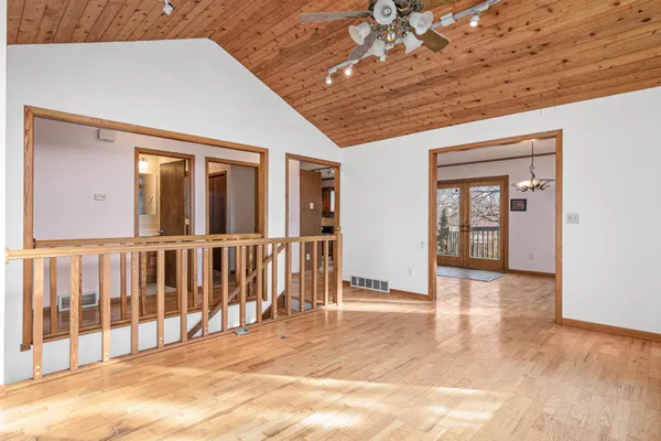 $500,000 | 8050 County Road 26, Minnetrista, MN 55359