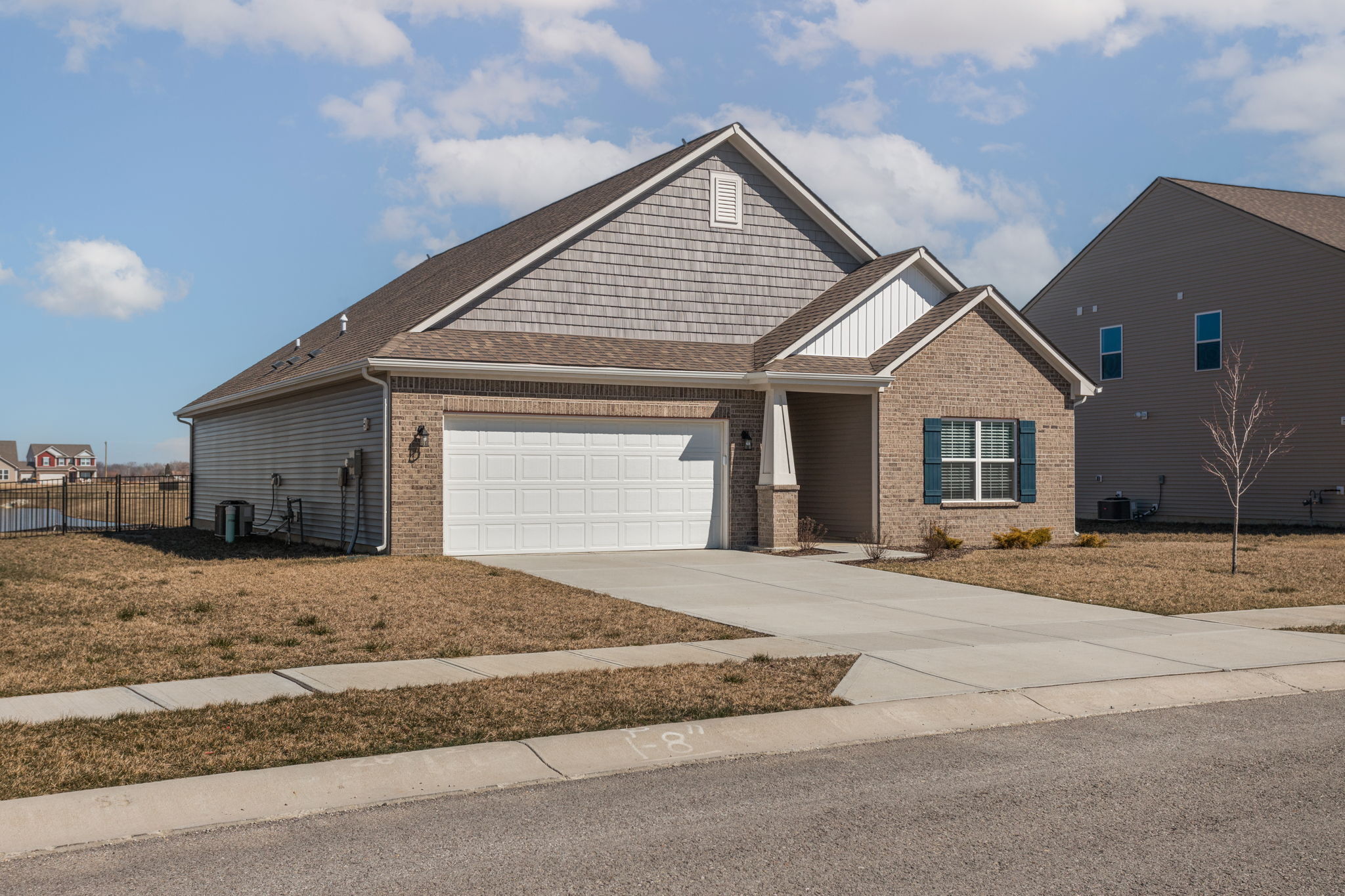 6652 Honeysuckle Way Pendleton, IN 46064 - Photo 2 of 32