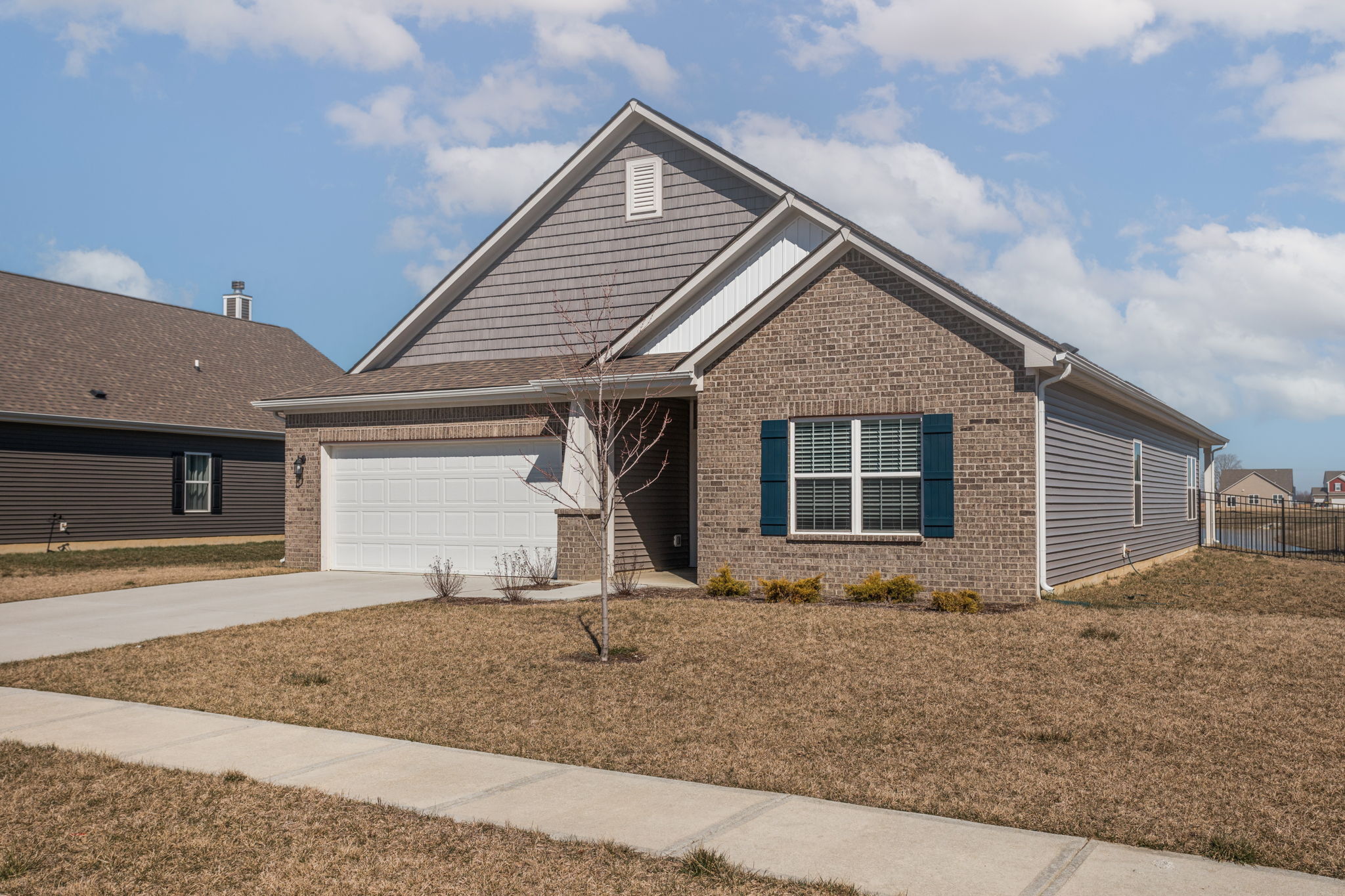 6652 Honeysuckle Way Pendleton, IN 46064 - Photo 3 of 32