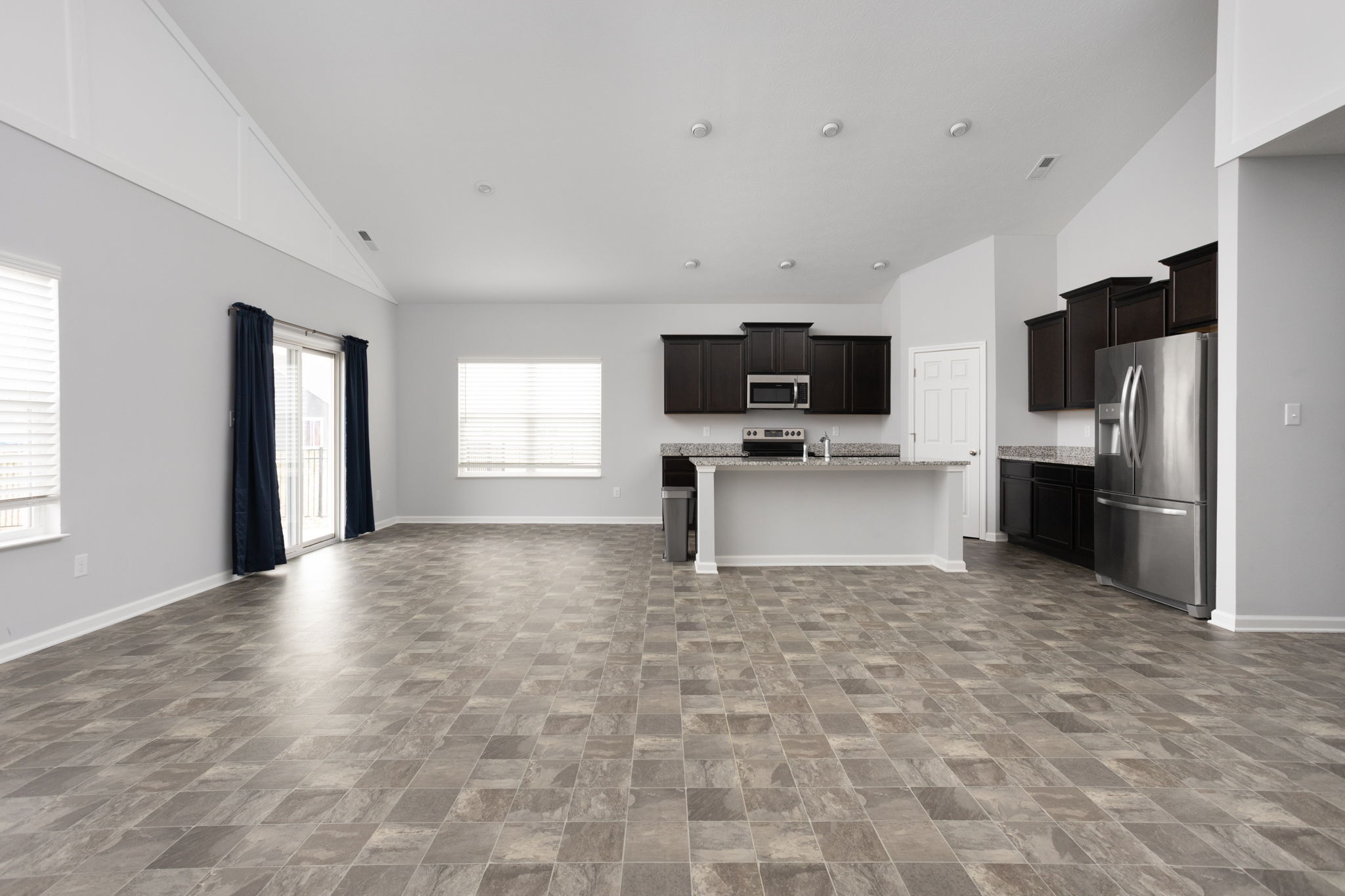 6652 Honeysuckle Way Pendleton, IN 46064 - Photo 4 of 32