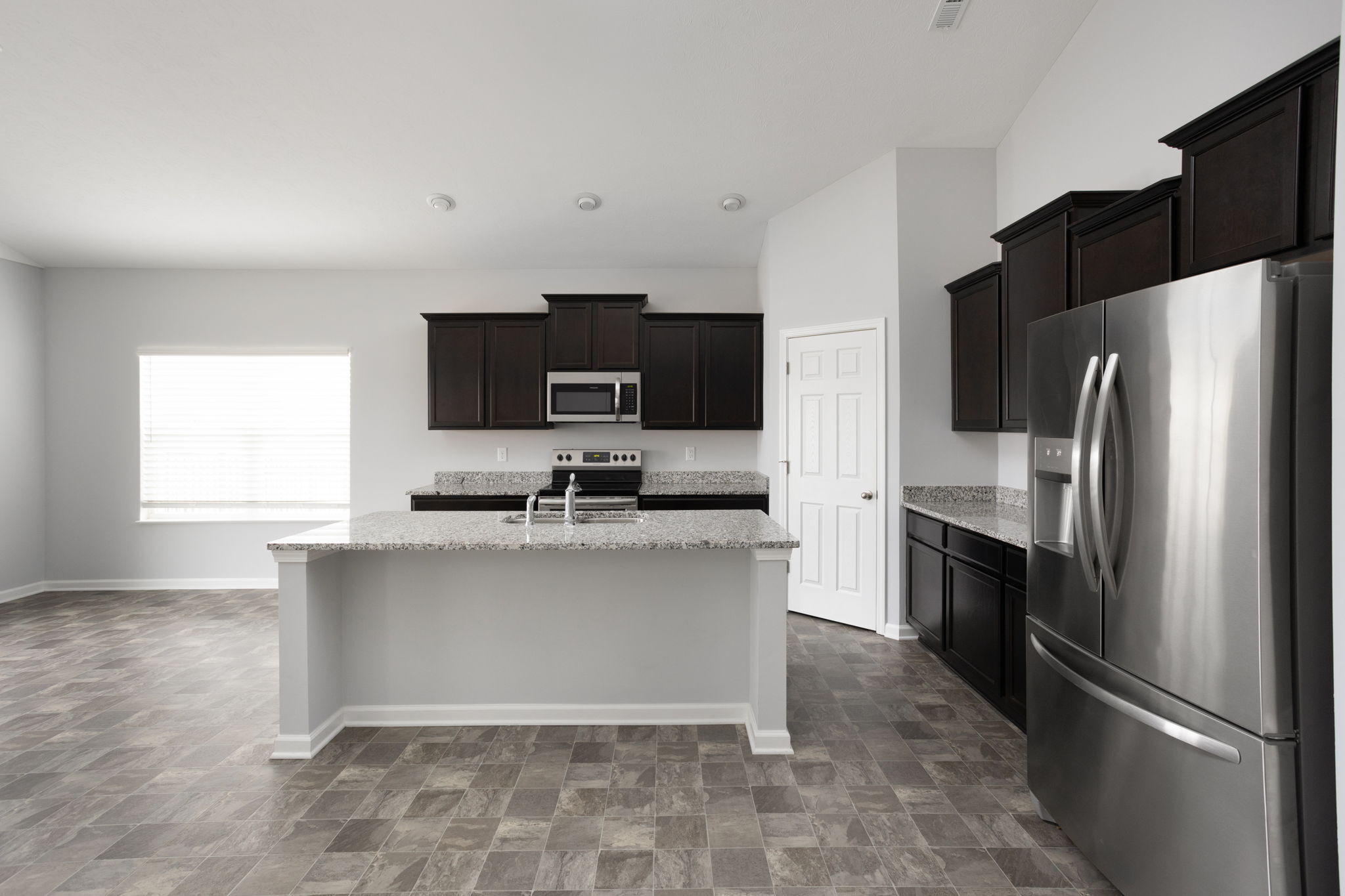 6652 Honeysuckle Way Pendleton, IN 46064 - Photo 7 of 32