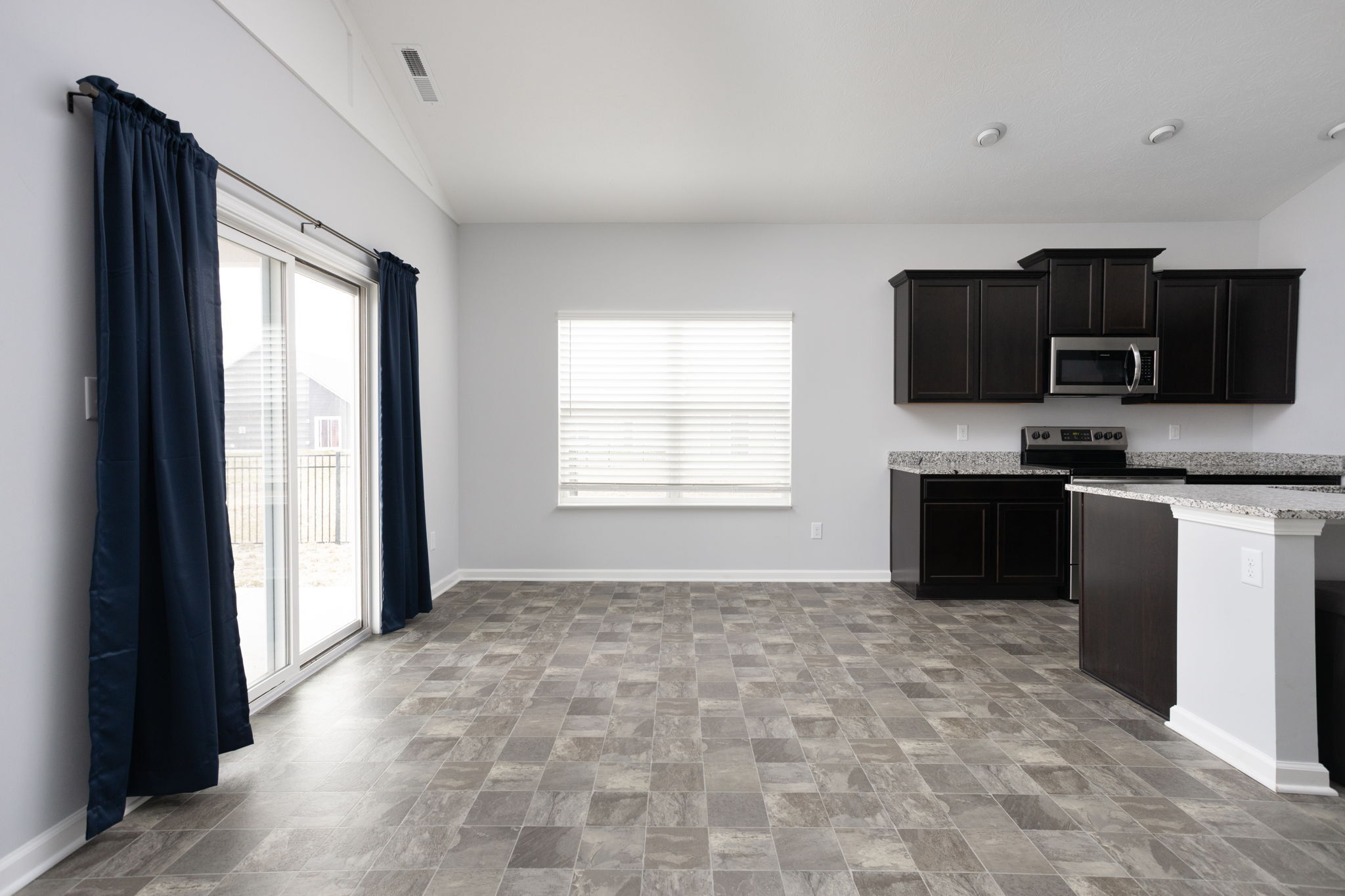 6652 Honeysuckle Way Pendleton, IN 46064 - Photo 8 of 32