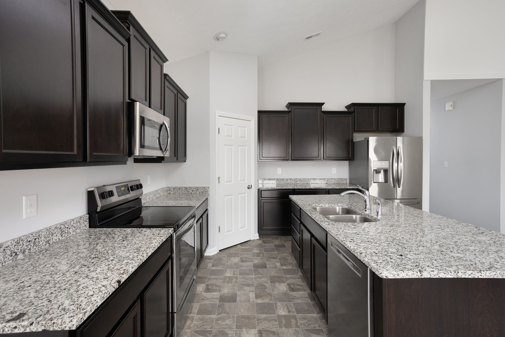 6652 Honeysuckle Way Pendleton, IN 46064 - Photo 10 of 32