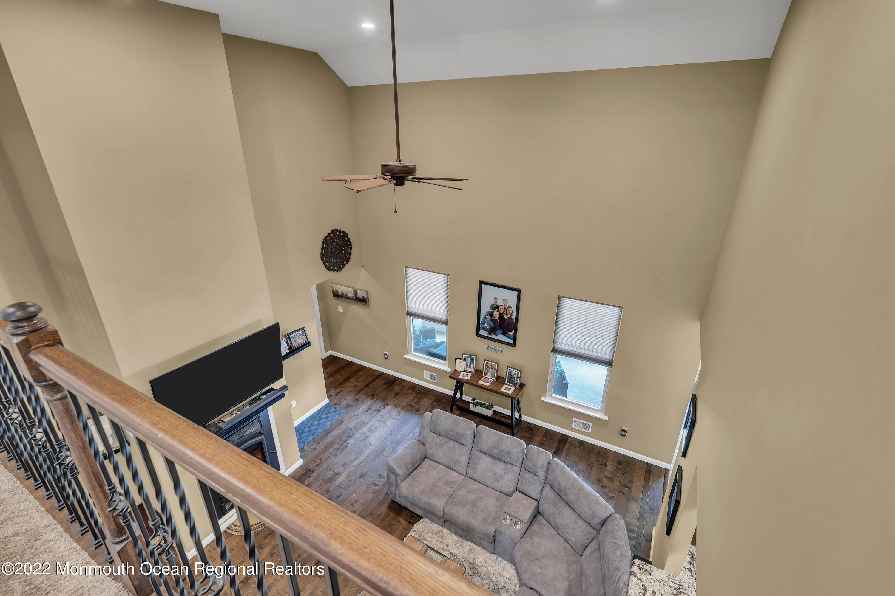 554 Whitecomb Avenue Jackson, NJ 08527 - Photo 18 of 112 a living room with furniture and a flat screen tv
