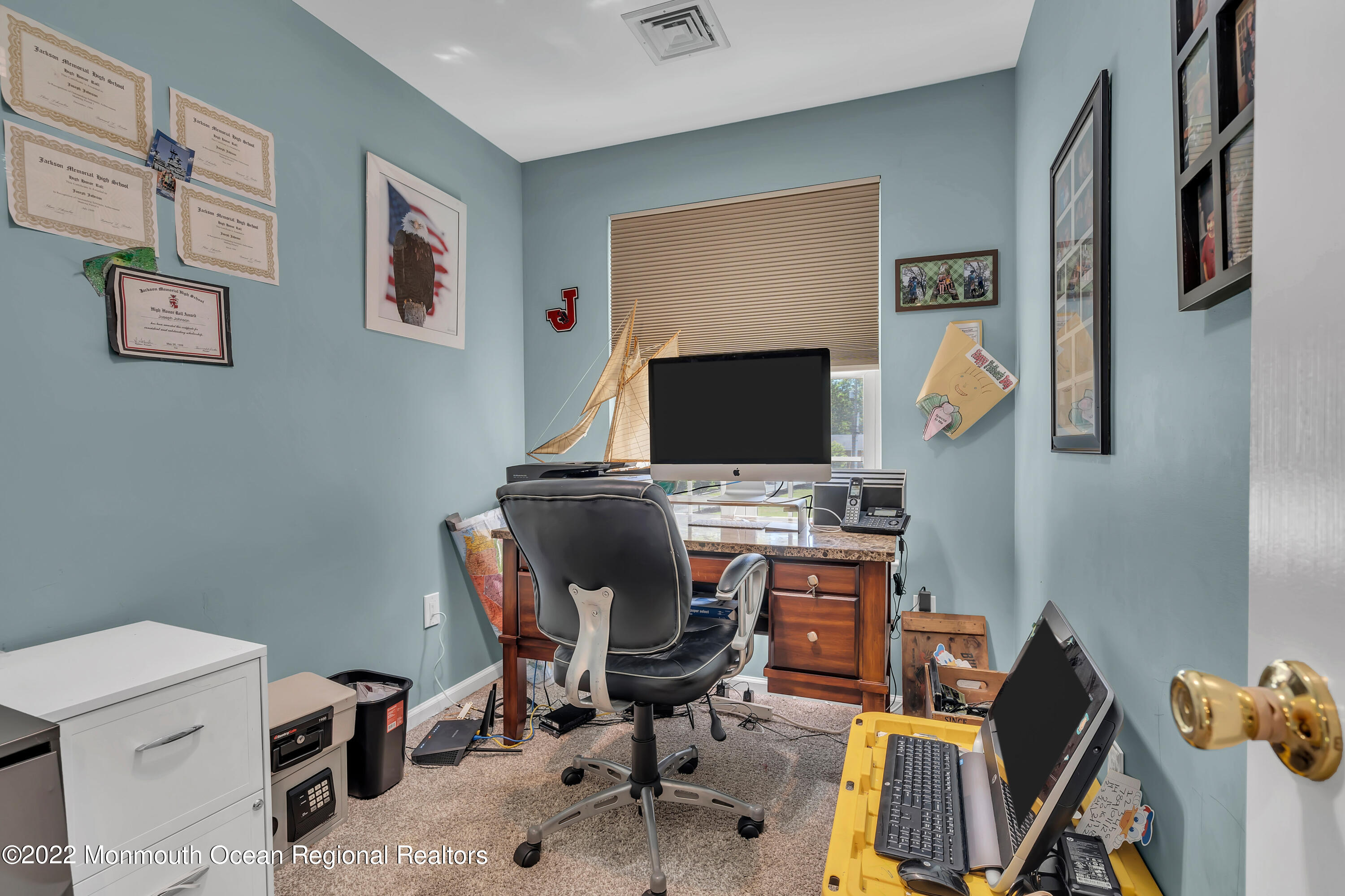 554 Whitecomb Avenue Jackson, NJ 08527 - Photo 23 of 112 a view of a workspace with furniture