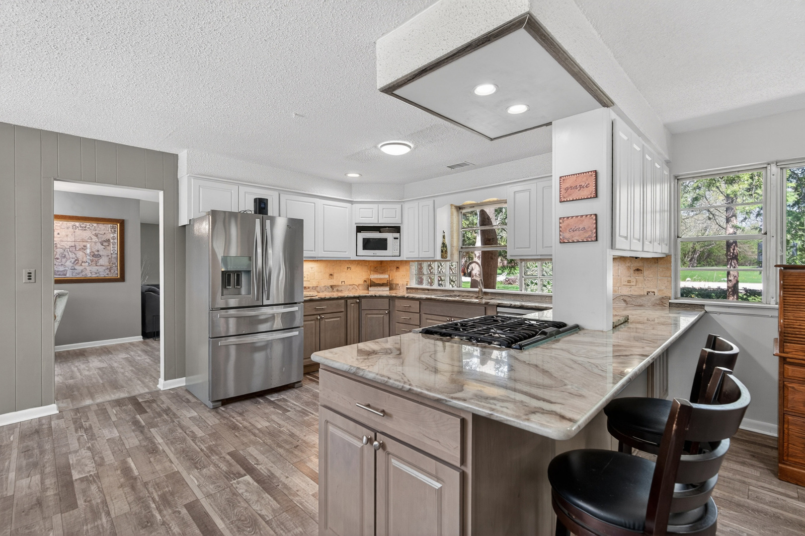 1931 Oakwood Road Northbrook, IL 60062 - Photo 9 of 24 Gallery Image 9