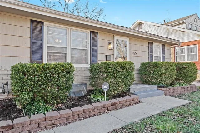 $239,000 | 825 East 75th Street, Kansas City, MO 64131