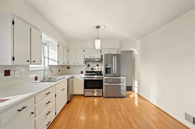 $239,000 | 825 East 75th Street, Kansas City, MO 64131