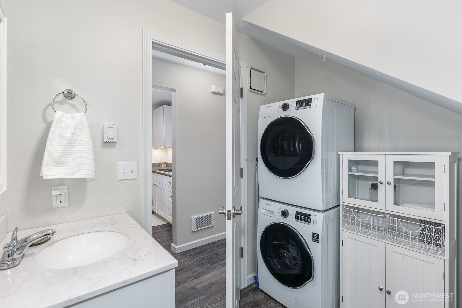 7821 196th Street Southwest, Unit B Edmonds, WA 98026 - Photo 13 of 33